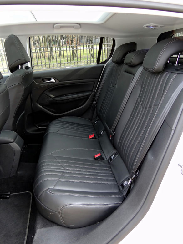 Peugeot 308 - siedzenia