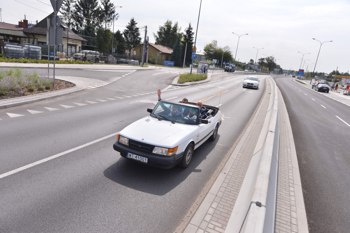 Rajd prezydenckim kabrioletem po nowej drodze