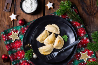 Z tej wędzonej ryby robię pyszny farsz. Takie pierogi podaję co roku na wigilijną kolację 