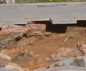 Ogromna dziura na parkingu przy ul. Górczewskiej 