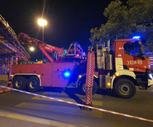 Ciężarówka nie zmieściła się pod wiaduktem