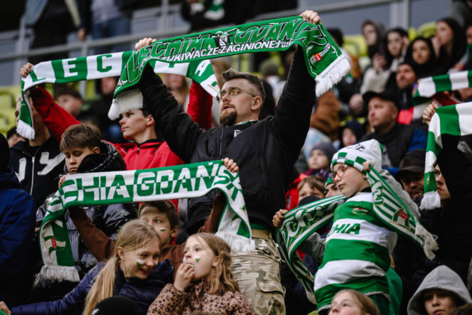Lechia Gdańsk - Raków Częstochowa; Zdjęcia kibiców z meczu 30. kolejki PKO BP Ekstraklasy