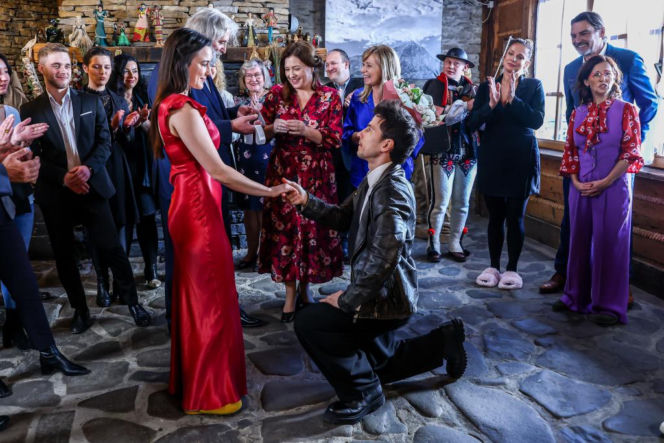 Szpital św. Anny, odcinek 103: Uroczystość zaręczynowa Marty kończy się drugimi, zupełnie niespodziewanymi oświadczynami