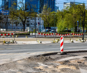 Budowa przejścia dla pieszych przez ul. Marszałkowską w Warszawie na wysokości ul. Sienkiewicza