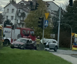 Wjechał na czerwonym i staranował hondę. Pół Lublina stanęło w korkach!
