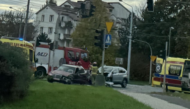 Wjechał na czerwonym i staranował hondę. Pół Lublina stanęło w korkach!