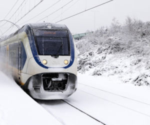 Holandia/ Setki odwołanych lotów, chaos na kolei i rekordowe korki z powodu ataku zimy