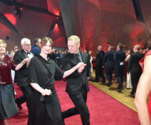 XIV Marszałkowski Bal Dobroczynny w CKK Jordanki. Zdjęcia ze środka. Efektowne kreacje VIP-ów