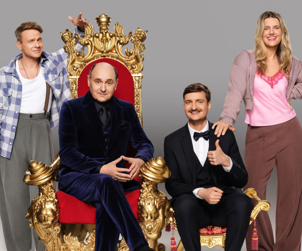 Adam Woronowicz na tronie i Cezary Sikora w studio programu Taskmaster. O szczegółach emisji przeczytasz na VOX FM.