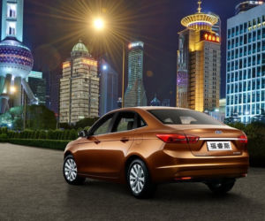 nowy Ford Escort 2015