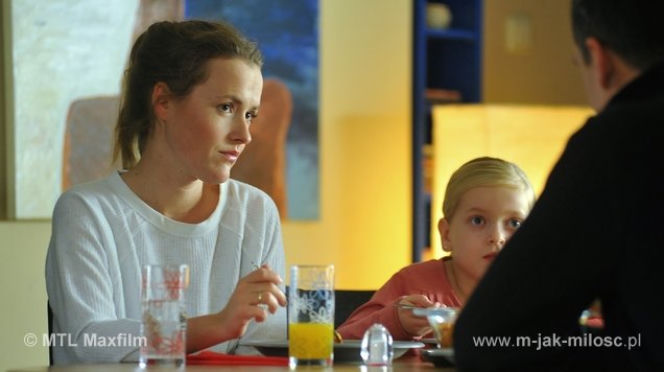 M jak miłość odc. 1121. Ala (Olga Frycz), Basia (Gabriela Raczyńska), Jurek (Michał Czernecki)
