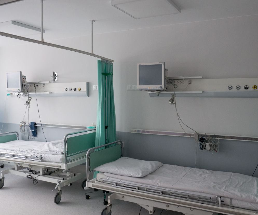 Łódzkie: Do czerwca odmrożenie pół tysiąca łóżek covidowych. Co ze szpitalem w Bełchatowie? 