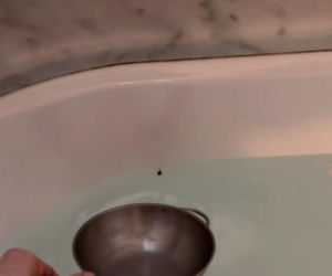 Koszmar Kasi Tusk jak z horroru! Poszła do łazienki, musiała użyć durszlaka