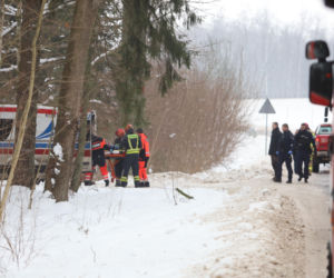 Poważny wypadek na Warmii i Mazurach. Lód paraliżuje region