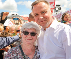 Andrzej Duda za picie piwa i narty został milionerem? Zarobki i emerytura prezydenta