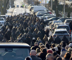 Kolorowe kwiaty okryły trumnę Anity. Wzruszające słowa księdza. Każdy z nas chciałby mieć taki pogrzeb