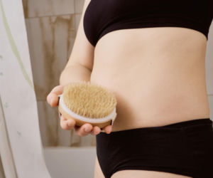 Zapomnij o drogich balsamach. To prawdziwy pogromca cellulitu i sposób na jedwabistą skórę