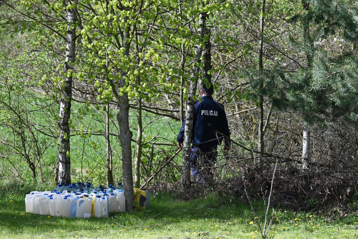 Zabójstwo w Jagatowie. Nie żyje 40-letnia kobieta. Policjanci szukają jej męża Rafała Zyska. Sąsiedzi w szoku: To byli spokojni ludzie