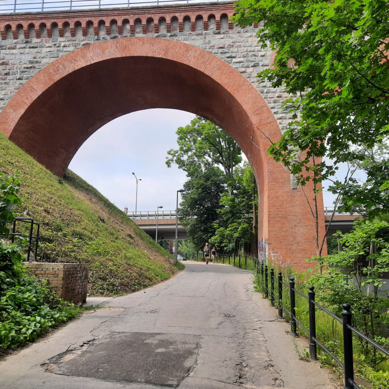 Olsztyn. Remont zabytkowego wiaduktu nad Łyną