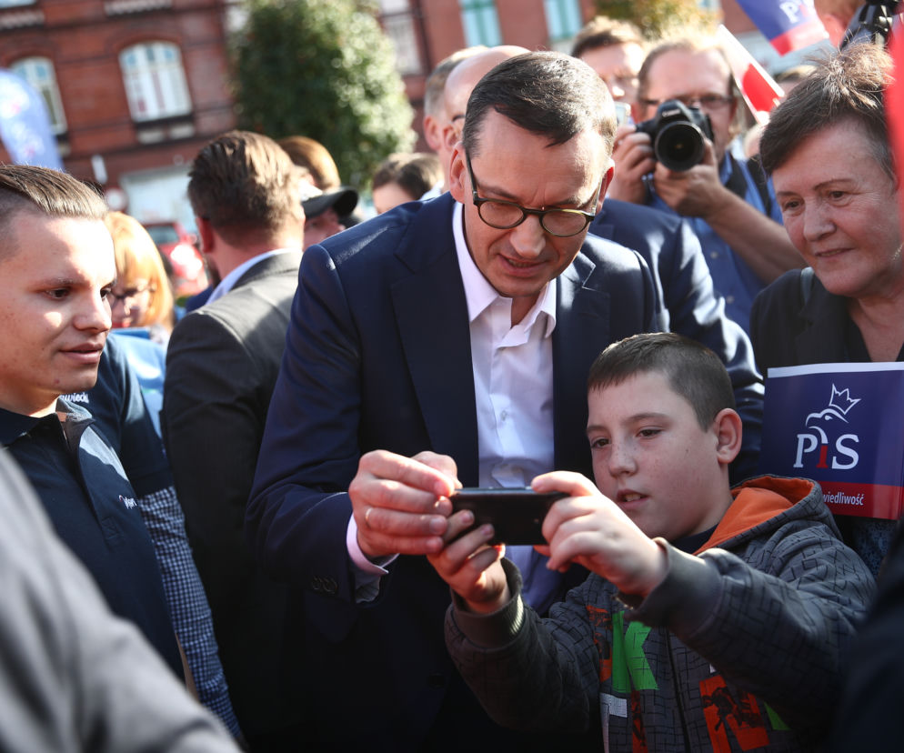 Premier Mateusz Morawiecki przemawia do zgromadzonych