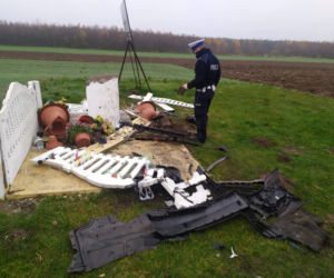 Zrównał kapliczkę z ziemią i uciekł! Jak 55-latek wytłumaczył się policji? [FOTO]