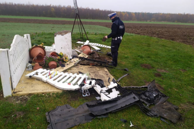 Zrównał kapliczkę z ziemią i uciekł! Jak 55-latek wytłumaczył się policji? [FOTO]