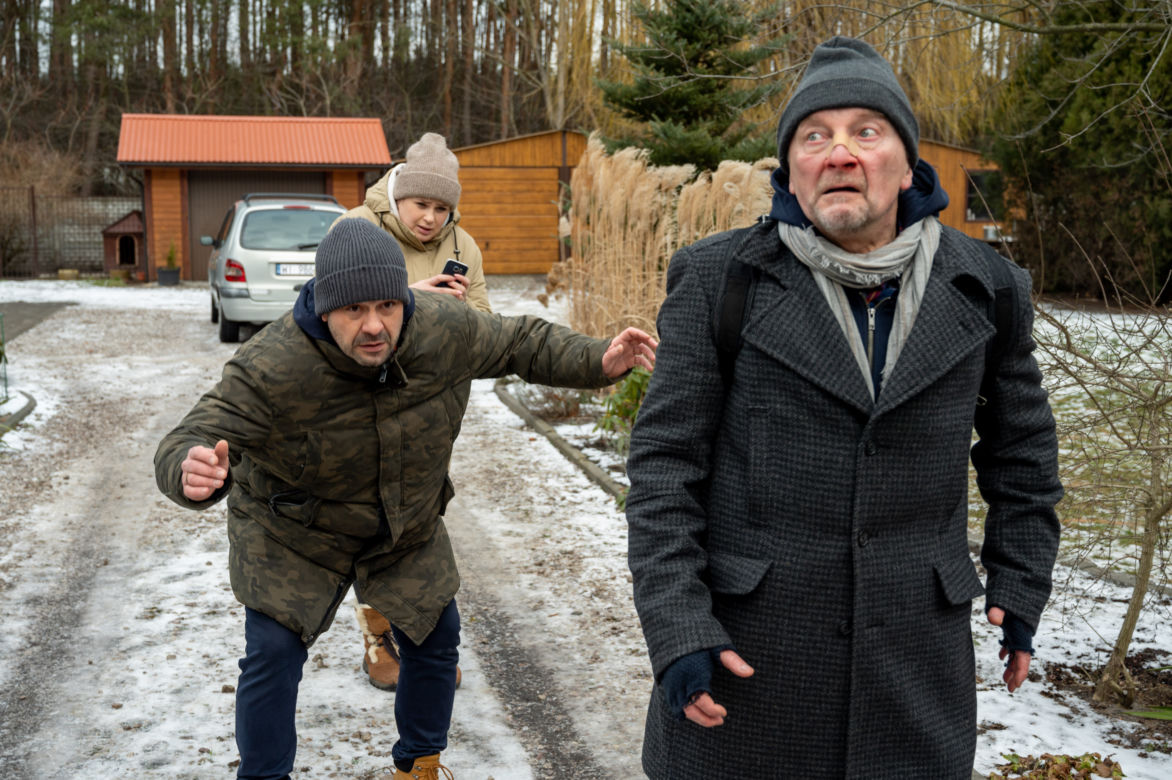 Barwy szczęścia, odcinek 2653. Aldona (Elżbieta Romanowska), Borys (Jakub Wieczorek), Kuczma (Arkadiusz Nader)