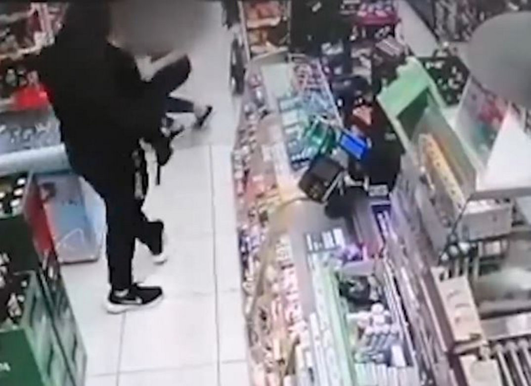Dwa razy z siekierą napadał na sklep podczas trzeciego skoku wpadł
