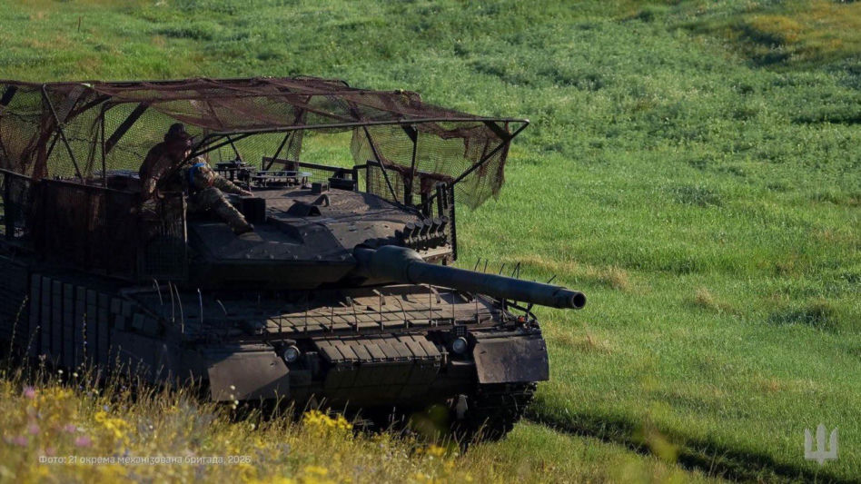 Odnowione Leopardy 2 wracają na Ukrainę. Litwa zakończyła naprawę czołgów, w tym rzadkiej szwedzkiej wersji