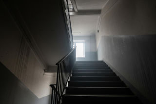 Tragiczny pożar mieszkania w Pruszkowie. Czy to przypadek przed świętami?