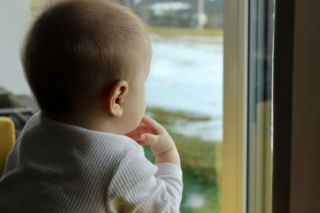 9-miesięczny Karol szuka rodziny zastępczej. Jest piątym dzieckiem swoich biologicznych rodziców