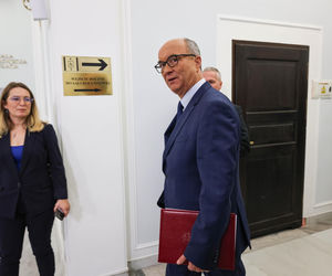 Pierwsze decyzje nowego marszałka. Zakaz sprzedaży alkoholu i zmiany w kilometrówkach