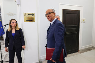 Pierwsze decyzje nowego marszałka. Zakaz sprzedaży alkoholu i zmiany w kilometrówkach