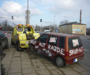 Najdziwniejsze wraki na ulicach Warszawy