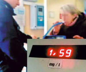 Panie policjancie! Nie chcę matki pijaczki!