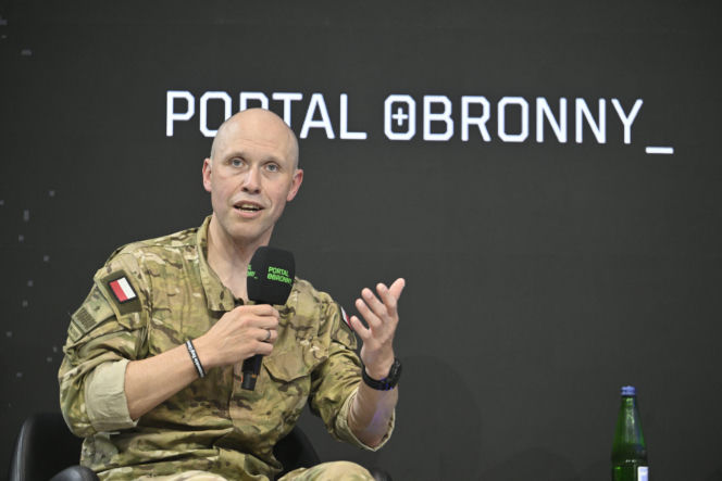 Warszawskie Targi Obronne. Scena Biała. Fire chat: Gen. Chmielewski o pasji do cyberbezpieczeństwa i i ekstremalnego biegania