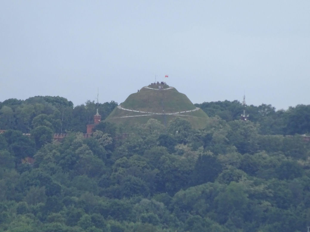Widok na Kopiec Kościuszki z Wawelu - 2016 r.