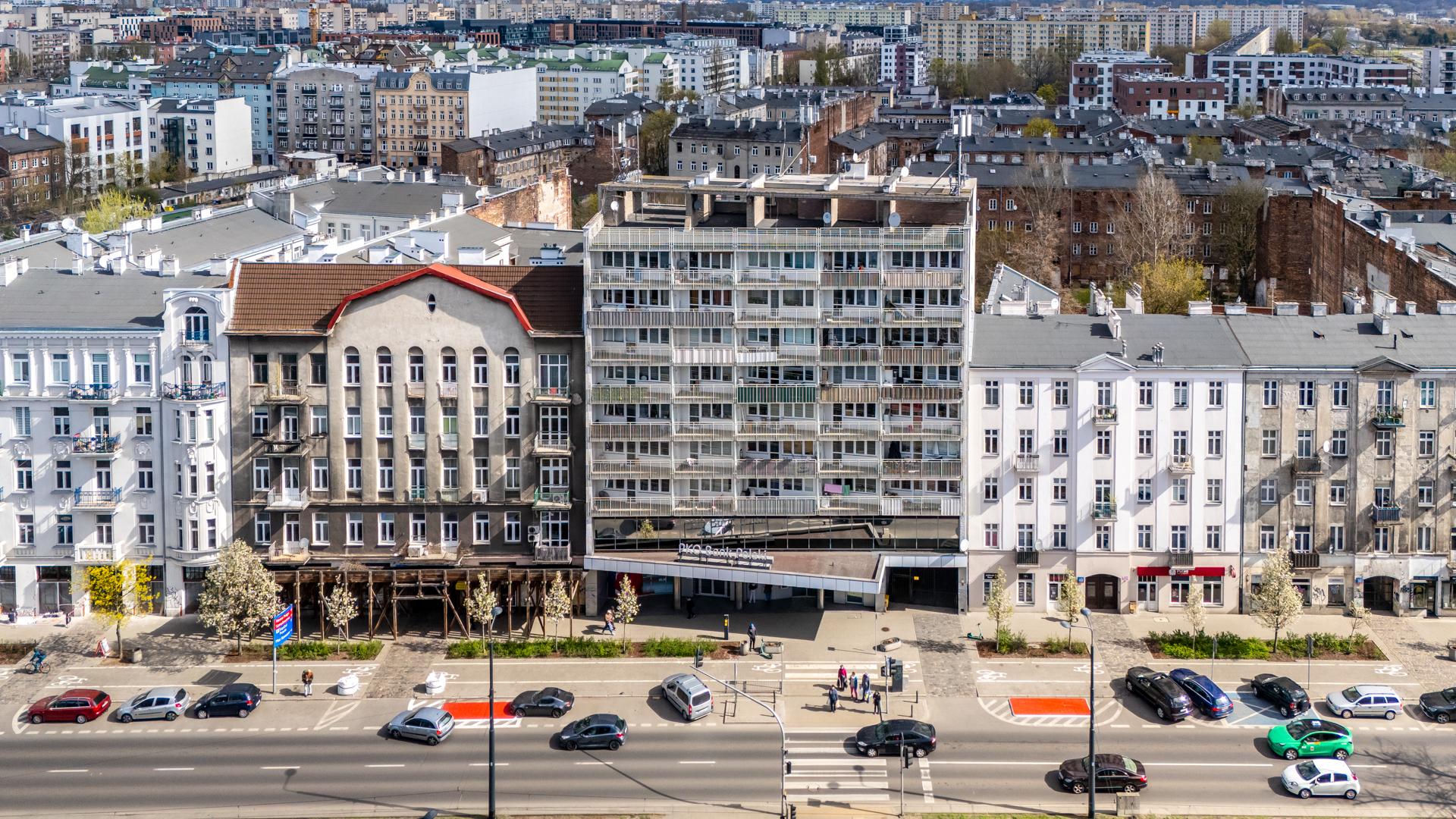 Blok przy Targowej 42 w Warszawie