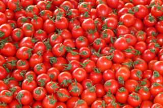 Najpierw chemia w paprykach, teraz plastik w pomidorach. Lidl wycofuje kolejny produkt