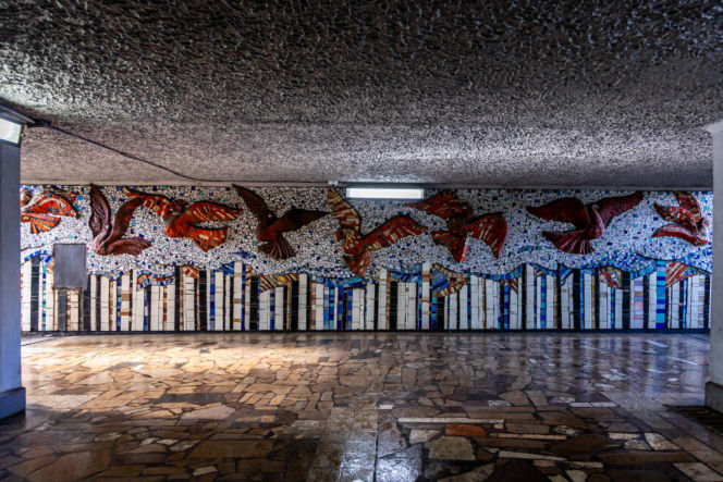 Przejście podziemne przy dawnej kopalni - mozaika z PRL