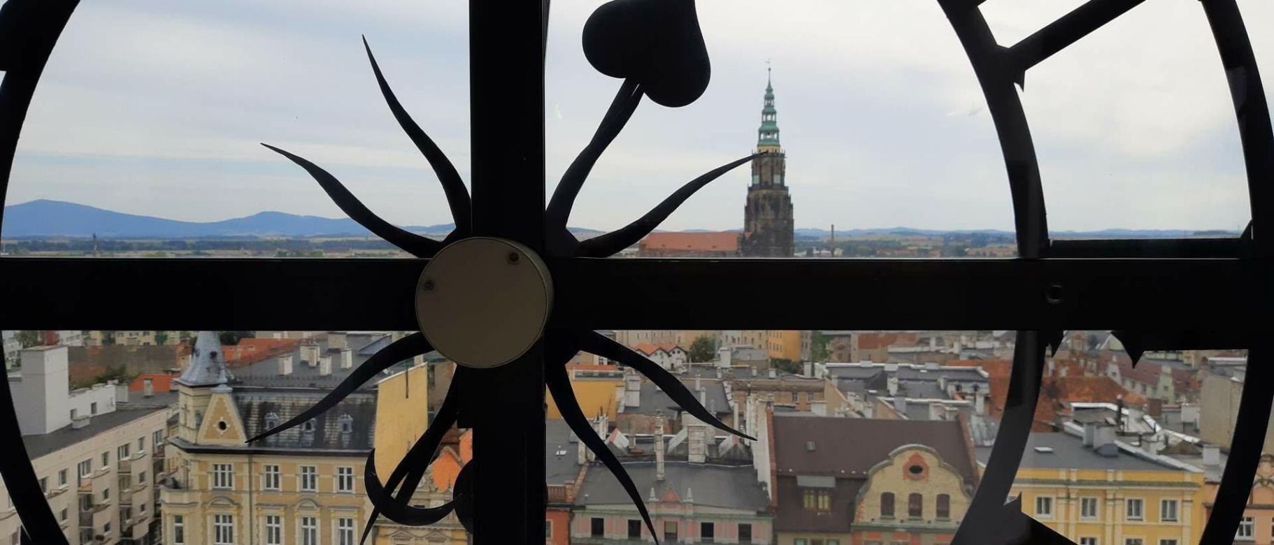 Najpiękniejsze miasteczko na Dolnym Śląsku. AI: "Klimat godny małej Pragi"