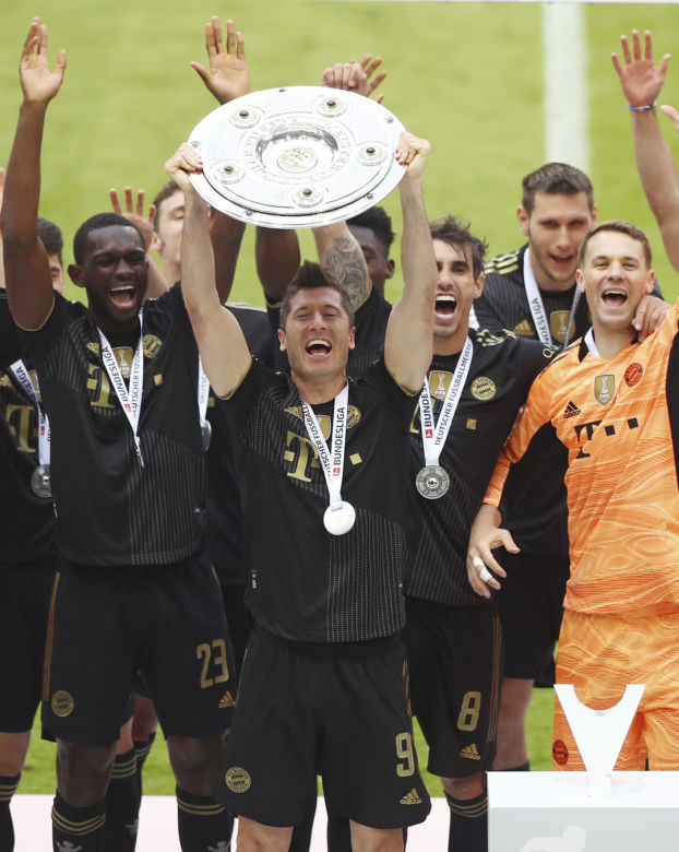 Robert Lewandowski i Anna Lewandowska w mercedesie za milion