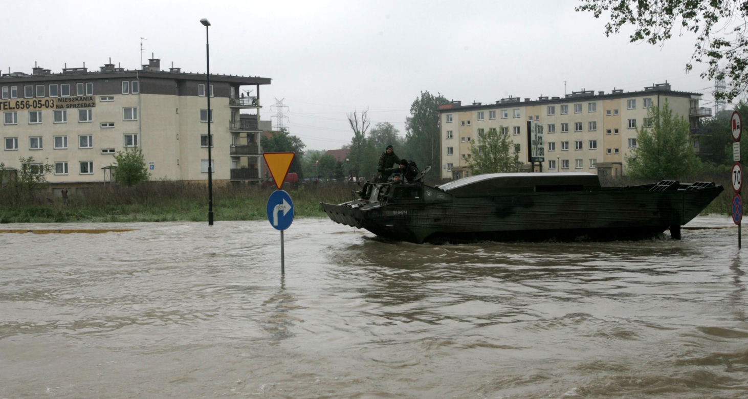 Tak Kraków walczył z ogromną powodzią w 2010