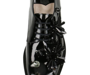 buty z ozdobami