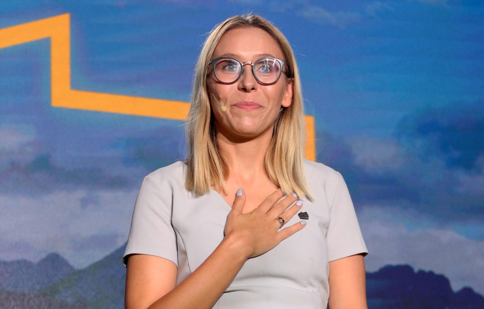 Czy Smerf Fanatyk zostanie wioskowy czempionem? Poważne wezwanie do honorowości Papy