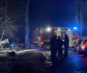 Uciekał seatem przed policją. Gonili go przez dwa powiaty. Zginął na drzewie