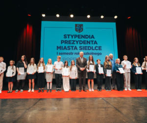 Najzdolniejsi uczniowie odebrali stypendia Prezydenta Miasta Siedlce