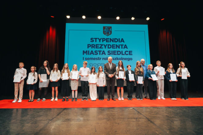 Najzdolniejsi uczniowie odebrali stypendia Prezydenta Miasta Siedlce