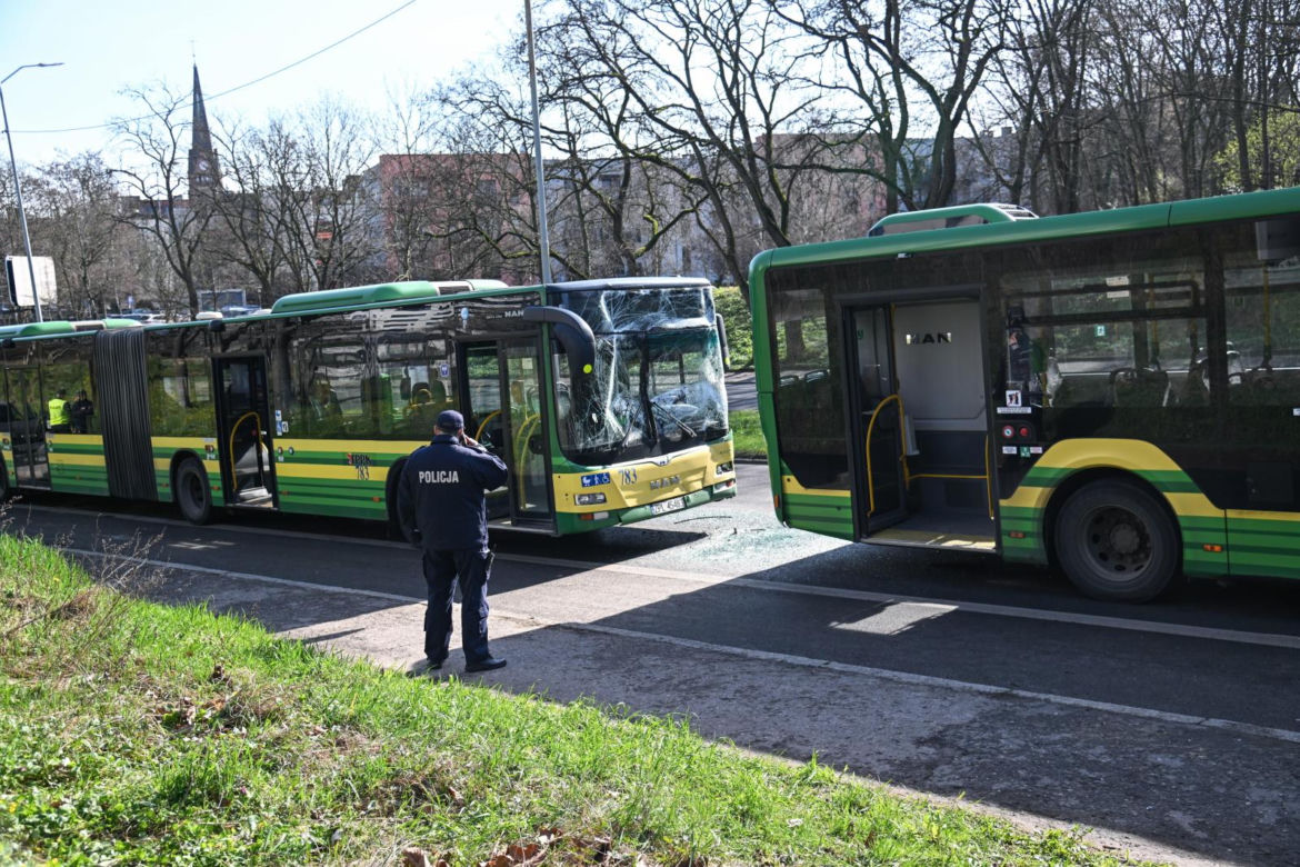 Zderzenie autobusów 