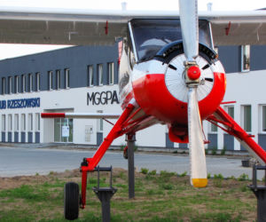 Samolot PZL-104 Wilga stanął przy drodze w Jasionce